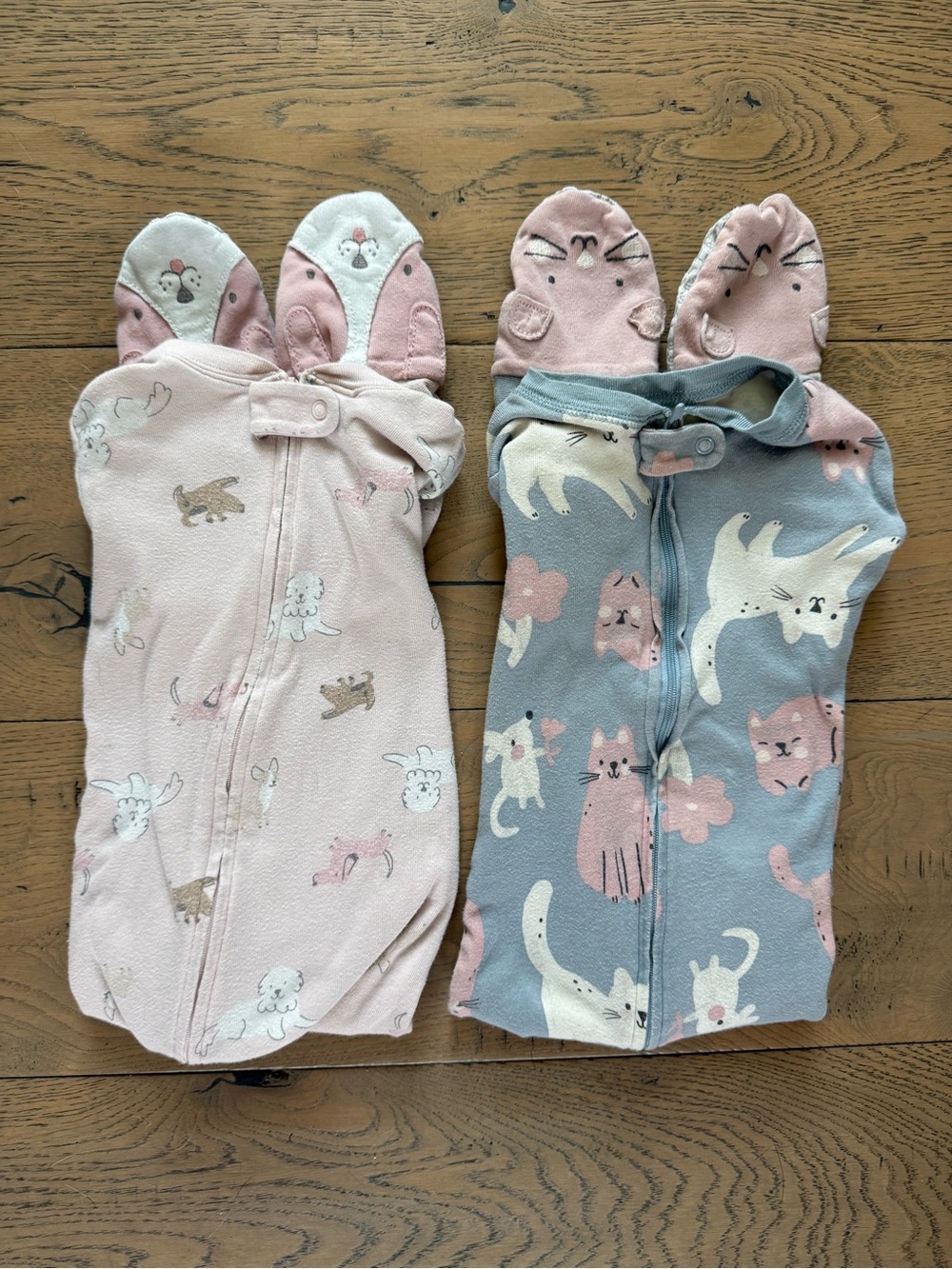 Carter’s Girls 3T Footed Pajamas Set of 2 Cats + Dogs